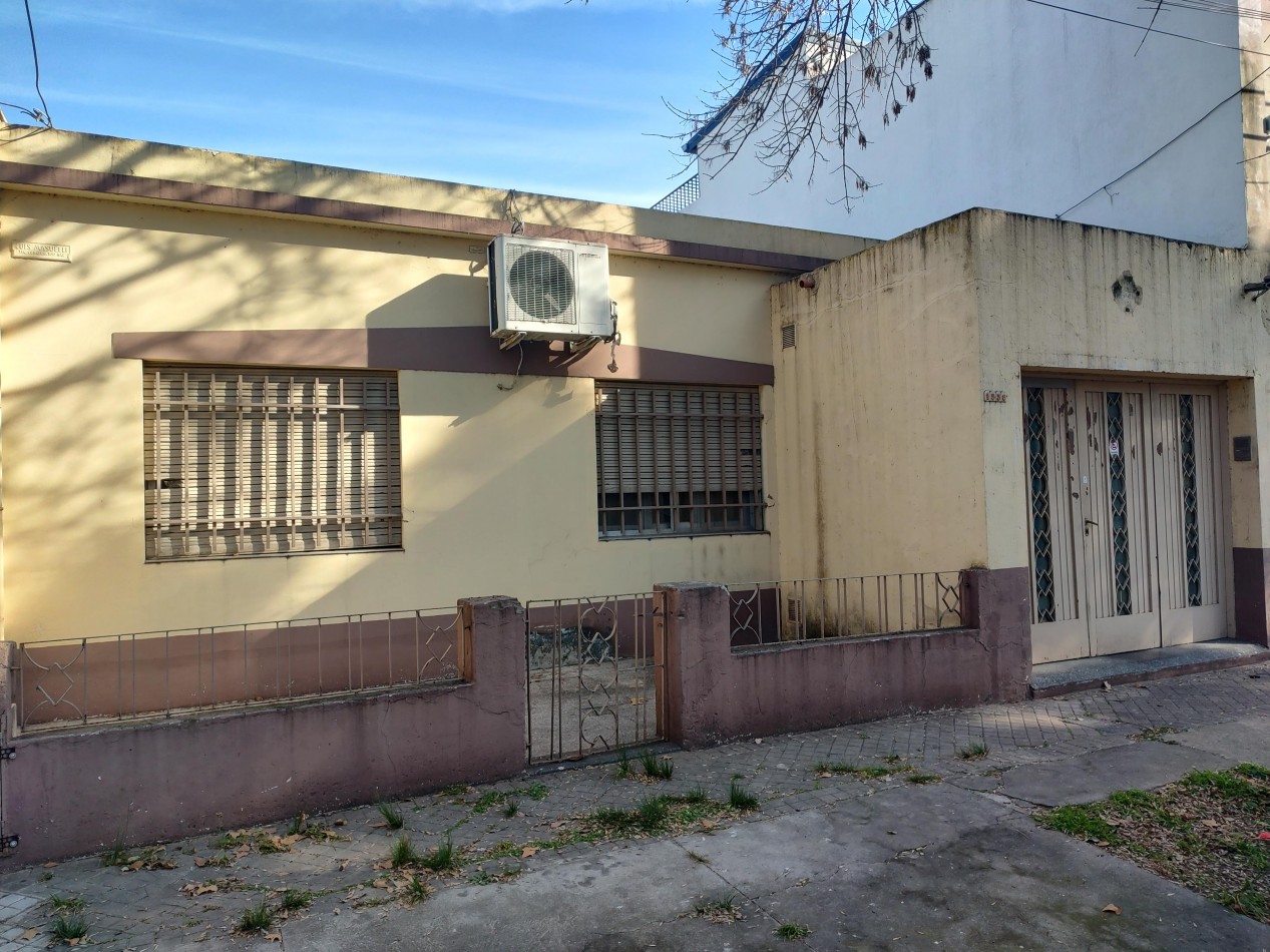 Casa 3 dormitorios garage Patio amplio Azcuenaga