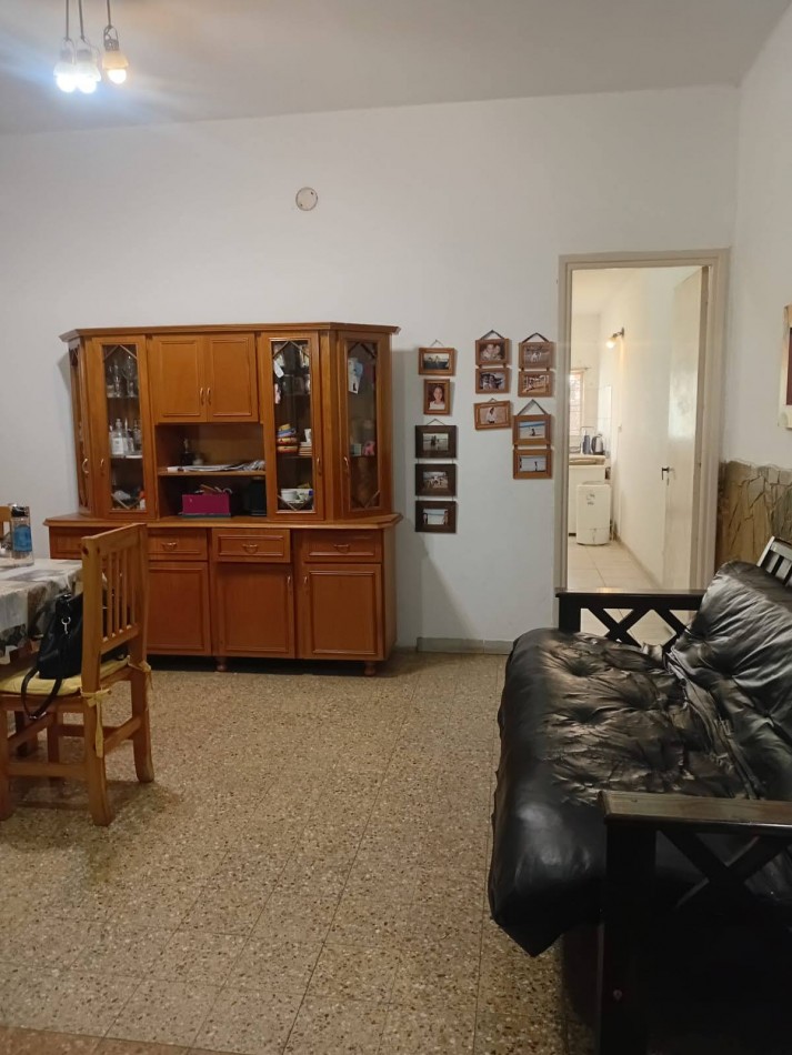 Casa 3 dormitorios garage Patio amplio Azcuenaga