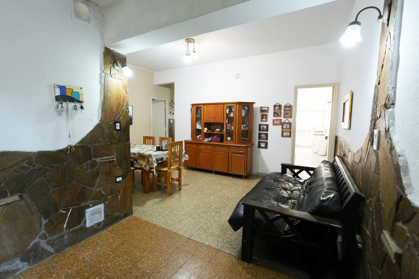 Casa 3 dormitorios garage Patio amplio Azcuenaga