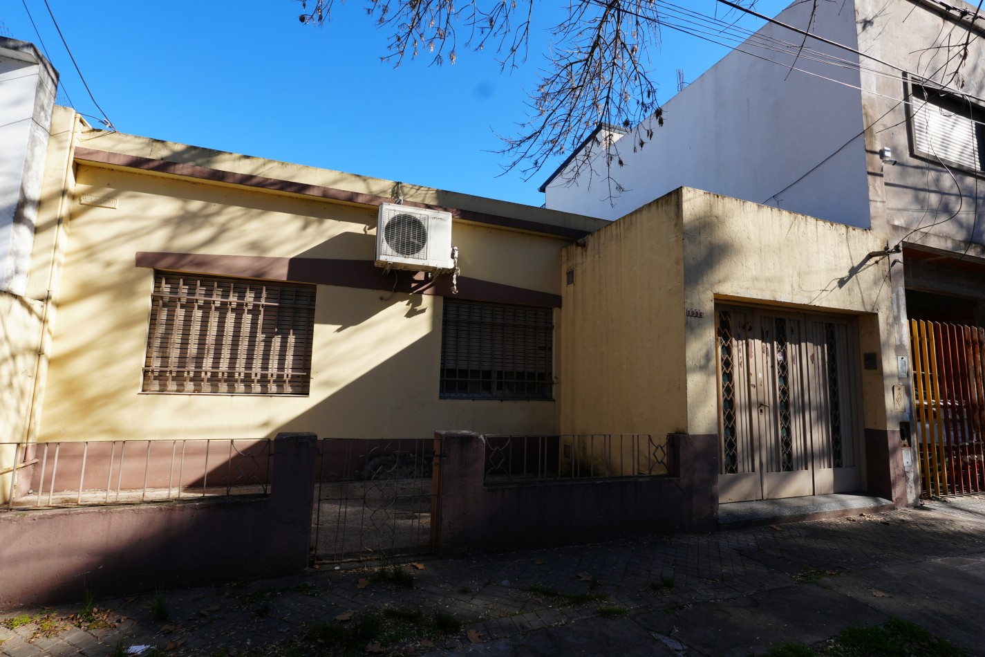 Casa 3 dormitorios garage Patio amplio Azcuenaga
