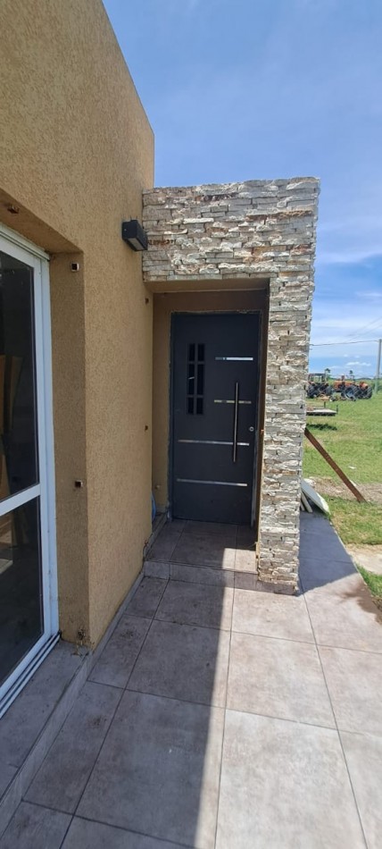 Casa a estrenar piscina Permuta Financiacion Piñero