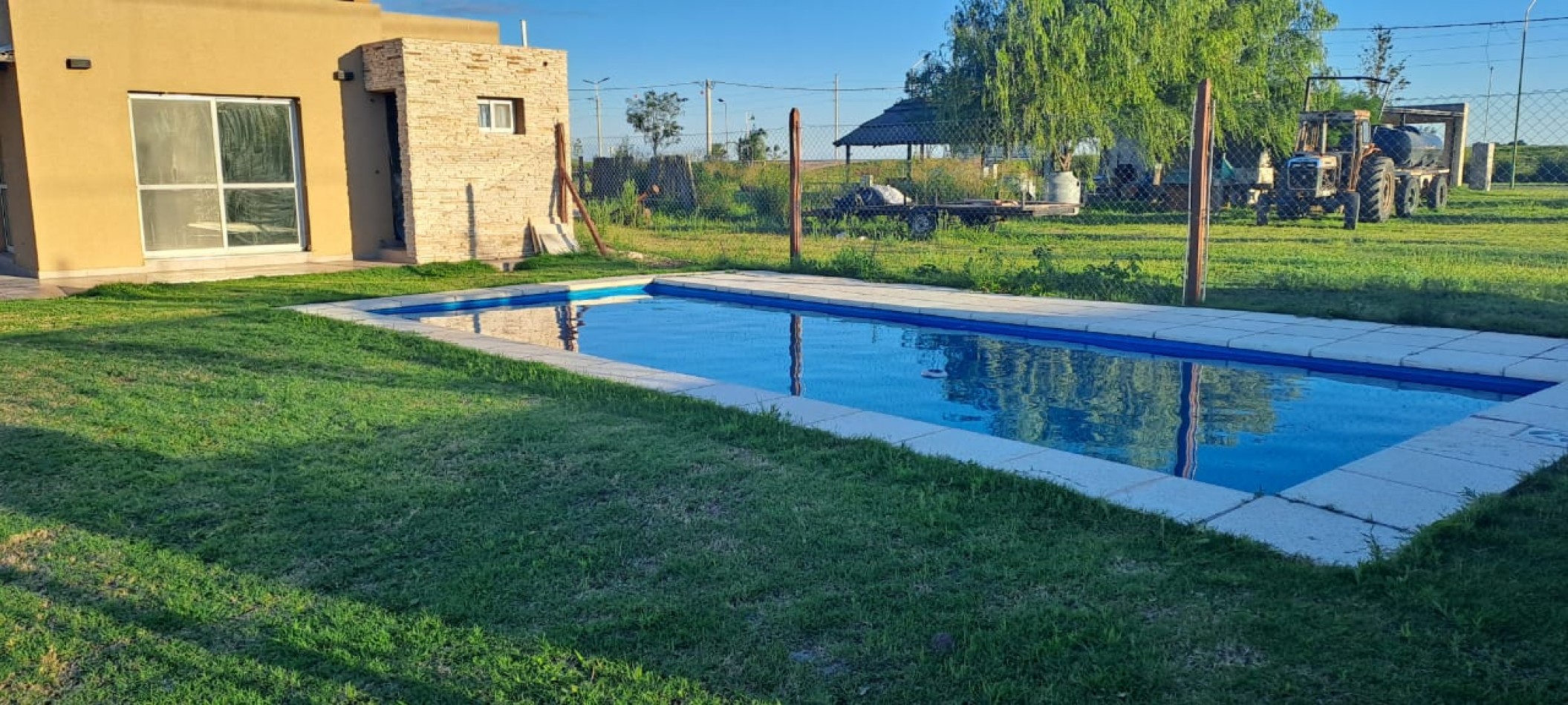 Casa a estrenar piscina Permuta Financiacion Piñero