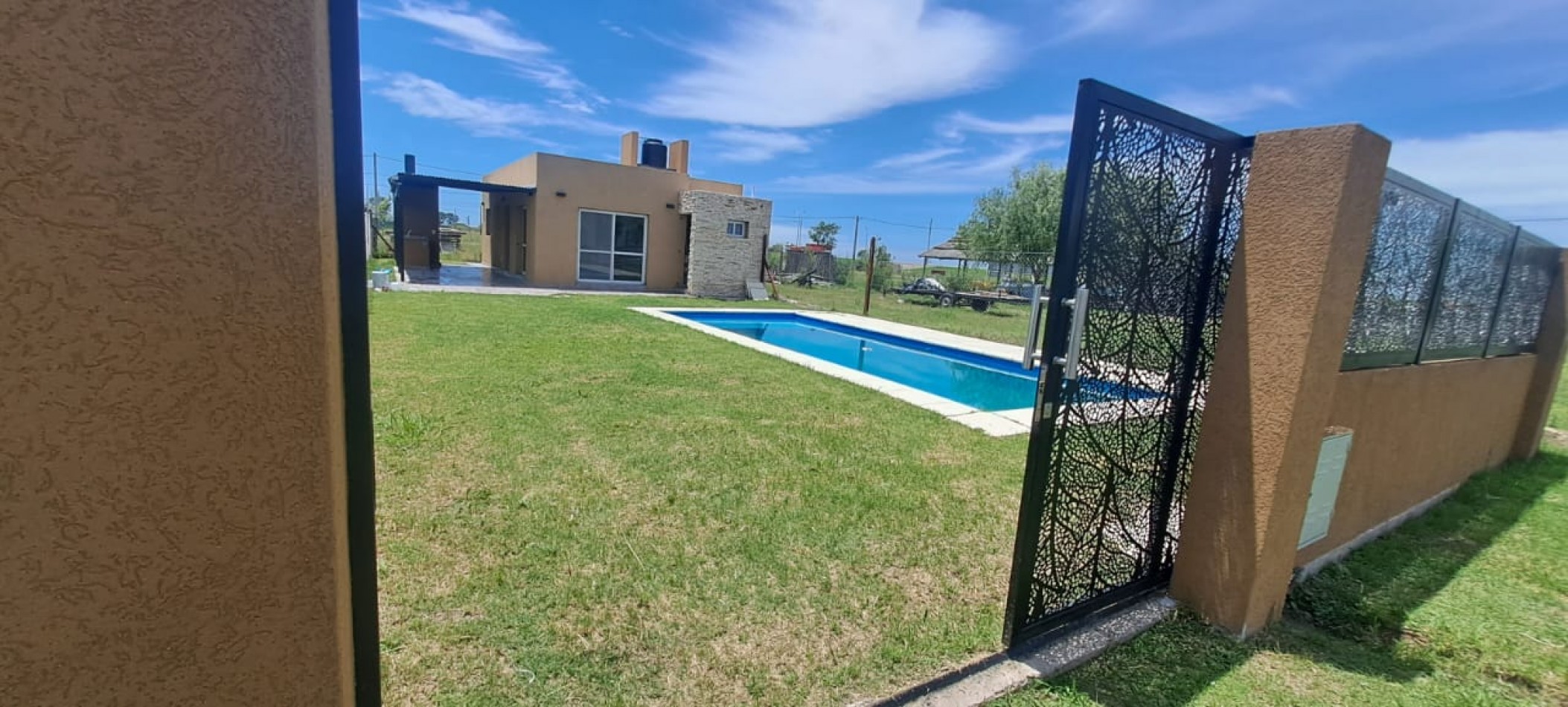 Casa a estrenar piscina Permuta Financiacion Piñero