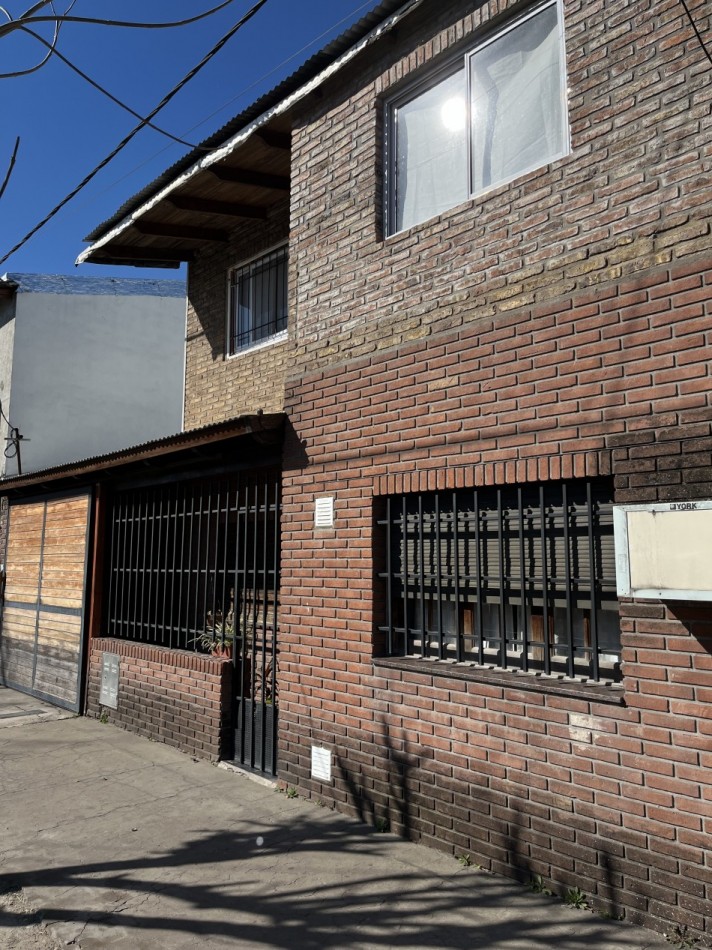 Venta en conjunto - Casa + Departamento en barrio Belgrano