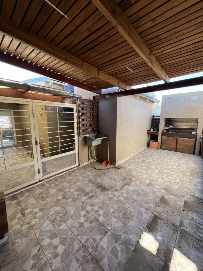 Venta en conjunto - Casa + Departamento en barrio Belgrano