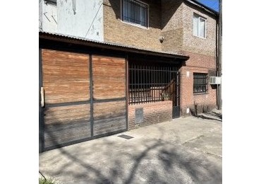 Venta en conjunto - Casa + Departamento en barrio Belgrano
